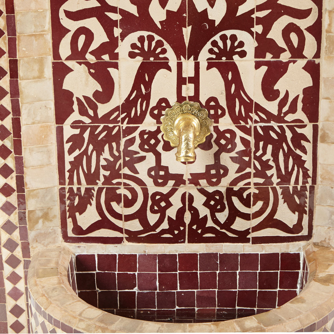 Mosaic fountain Tawus Bordeaux